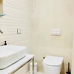 Blloku Luxurious * Tirana