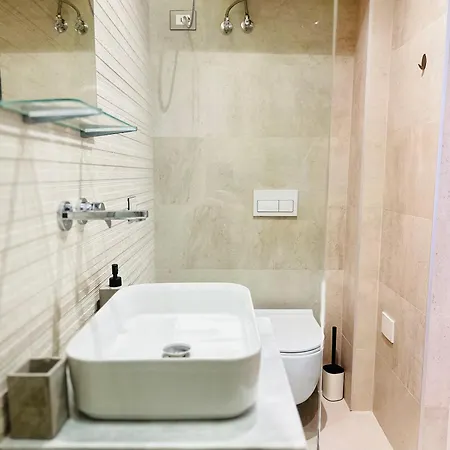 Blloku Luxurious * Tirana