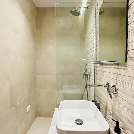 Blloku Luxurious * Tirana