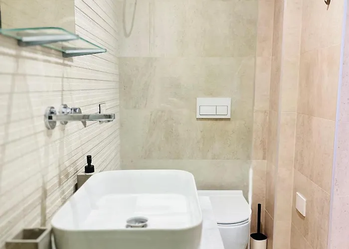 Blloku Luxurious * تيرانا