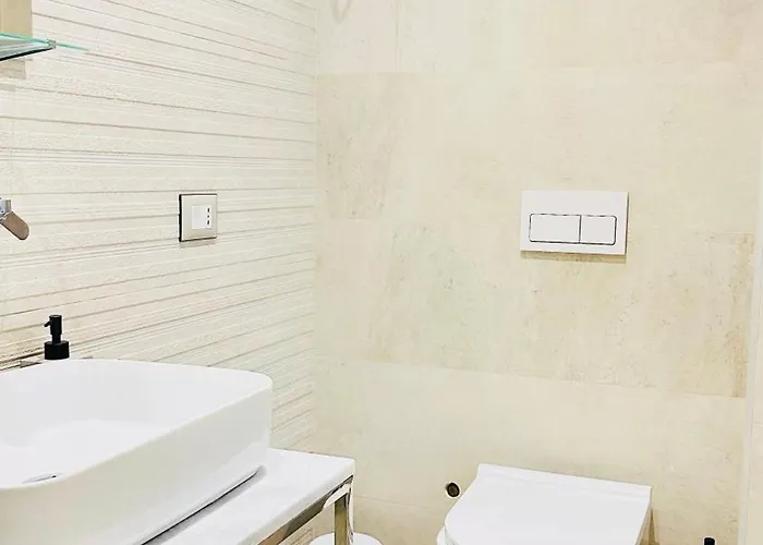 Blloku Luxurious * تيرانا